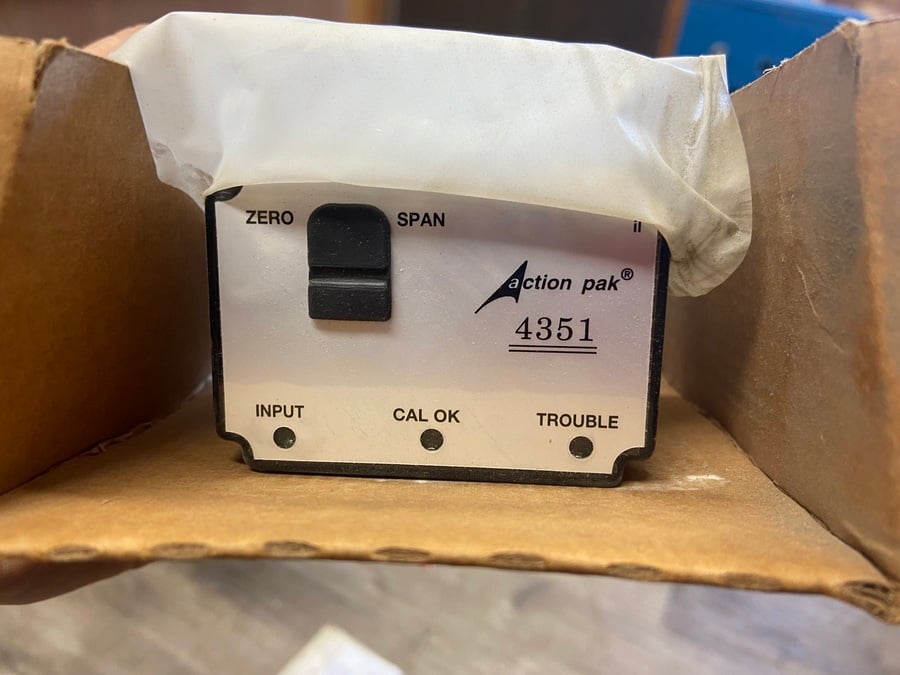 Isolators #AP4351200, Relay signal conditioner,field configurable, 120 VAC, 50/60 Hz,new (2 available) - Image 1
