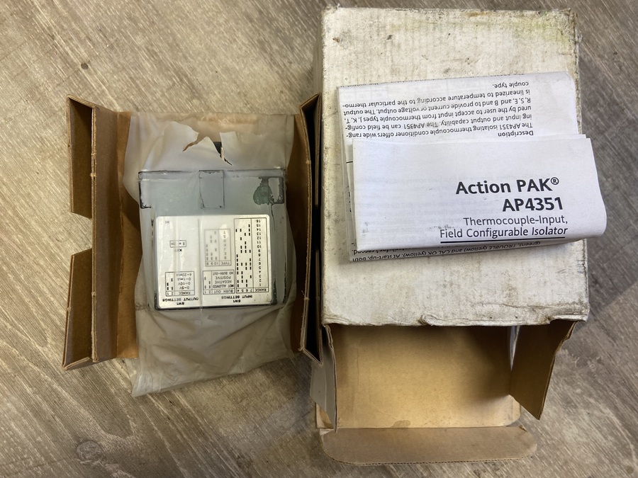 Isolators #AP4351200, Relay signal conditioner,field configurable, 120 VAC, 50/60 Hz,new (2 available) - Image 2