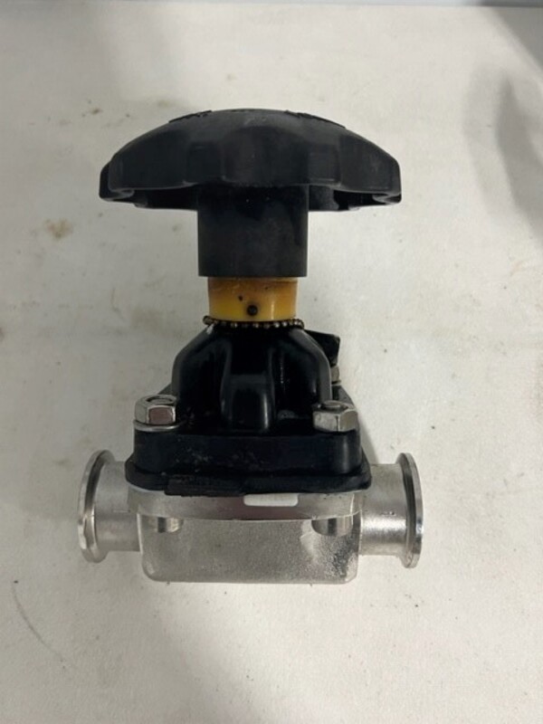 1.5" Saunders, Stainless Steel Diaphragm Valve - Image 1