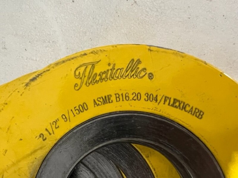 2.5" Flexitallic, 9/1500 Gaskets, Stainless Steel, lot of (8), 7.5" O.D. - Image 2