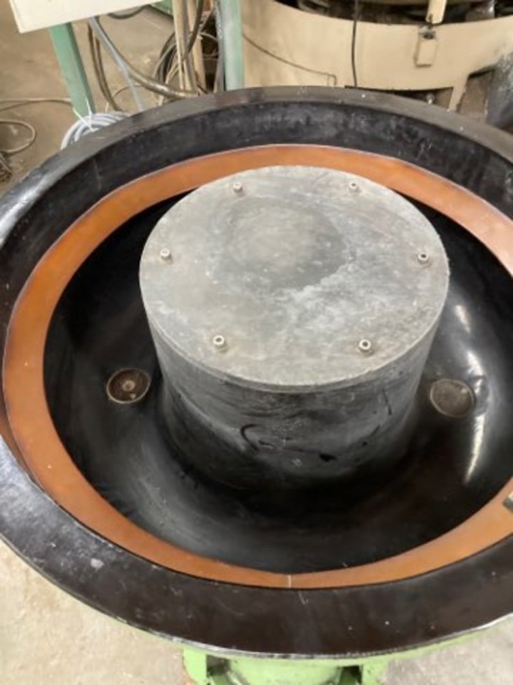 Rosler #R-125, 3 cu.ft. vibratory tumbling barrel with good controls, like new, 1993 - Image 2