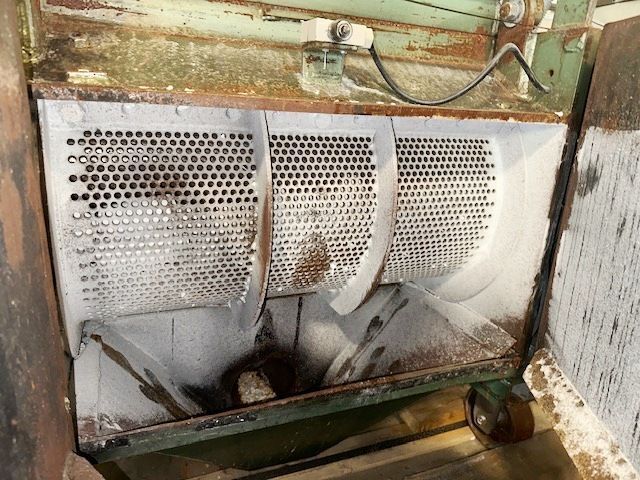 13" x 28" LR Systems, granulator mounted on mobile base, 30 HP, includes blower discharge, 1999 - Image 3