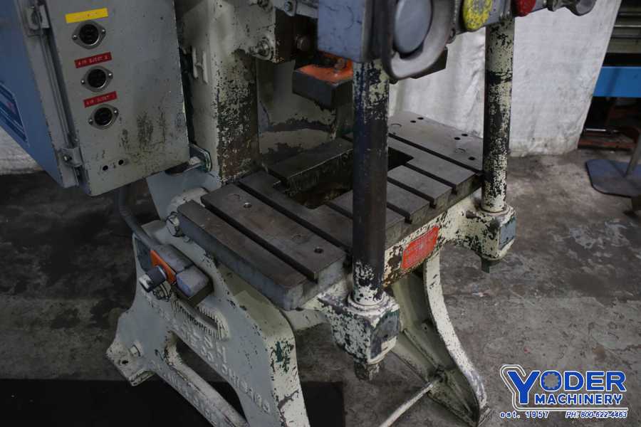 28 Ton, Walsh #28, flywheel OBI press, 2-1/2" stroke, 7-1/4" Shut Height, air clutch & brake, #75616 - Image 2