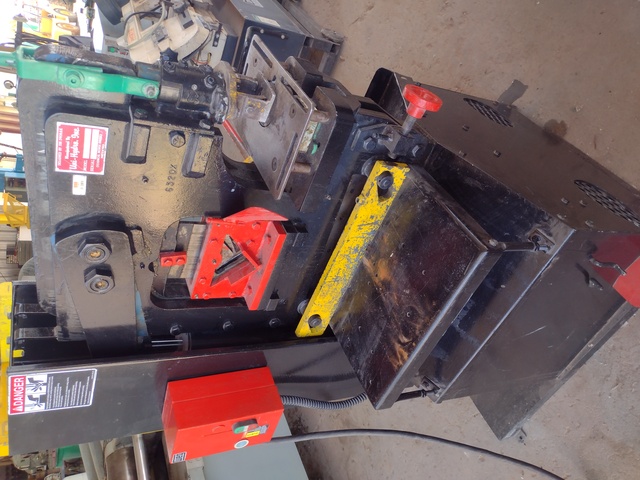 Uni-Hydro #42-14-SLS, ironworker, 42 ton, S/N 3P630X - Image 3