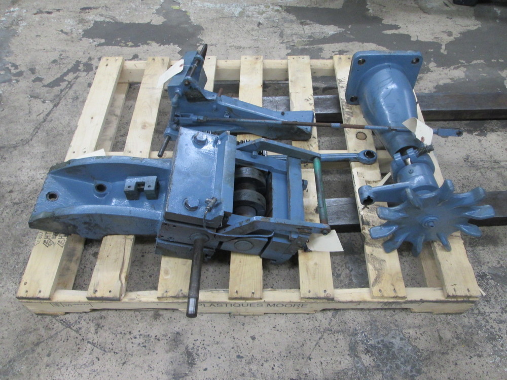 Asahi-Seiki #TP-65 / U.S. Baird #551, single row cut, 6.5" diameter roll feeder - Image 1
