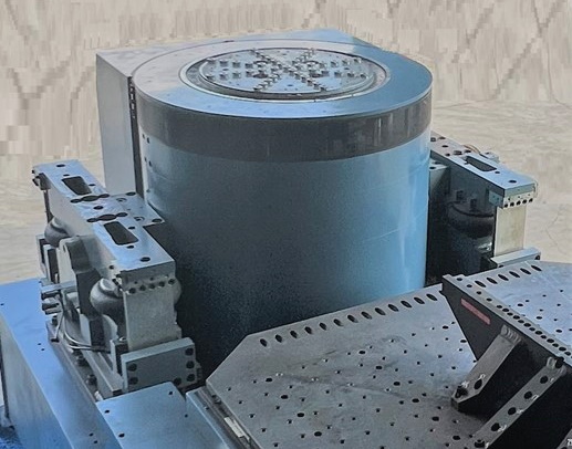 Unholtz Dickie #UDT4000/SAI300/360, reconditioned vibration system w/air cooled amplifier - Image 3
