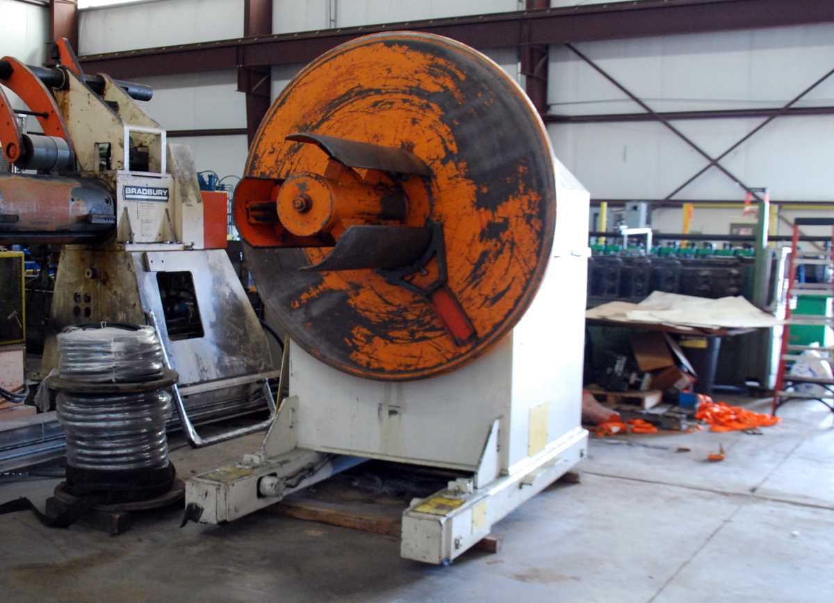 30000 lb. Sesco #55-536, coil reel & car, 36" width, 72" outside dimensions, 24" ID, 3-arm hydraulic - Image 3