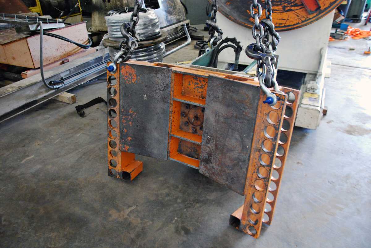 30000 lb. Sesco #55-536, coil reel & car, 36" width, 72" outside dimensions, 24" ID, 3-arm hydraulic - Image 9