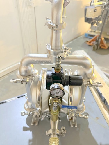 Nomad #NO4-5020-03P, pneumatic diaphragm pump, Stainless Steel, inlet/outlet hoses - Image 6