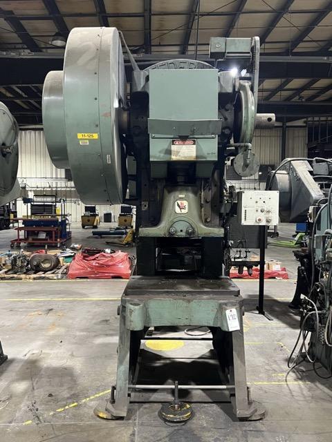 70 Ton, Federal, OBI press, 4" stroke, 13.5" Shut Height, 3" adj., 95 SPM, 33" x25.5" bed, air clutch & - Image 1