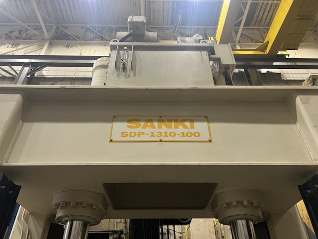 100 Ton, Sanki #SPD1310-100TD, hydraulic spotting press, 38.4" stroke, 41.2" DL, 10 HP, 51" x39" bed, 1993 - Image 9