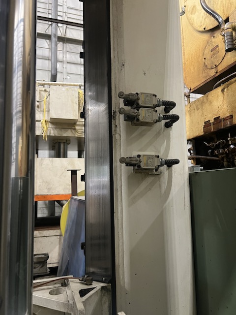 100 Ton, Sanki #SPD1310-100TD, hydraulic spotting press, 38.4" stroke, 41.2" DL, 10 HP, 51" x39" bed, 1993 - Image 10