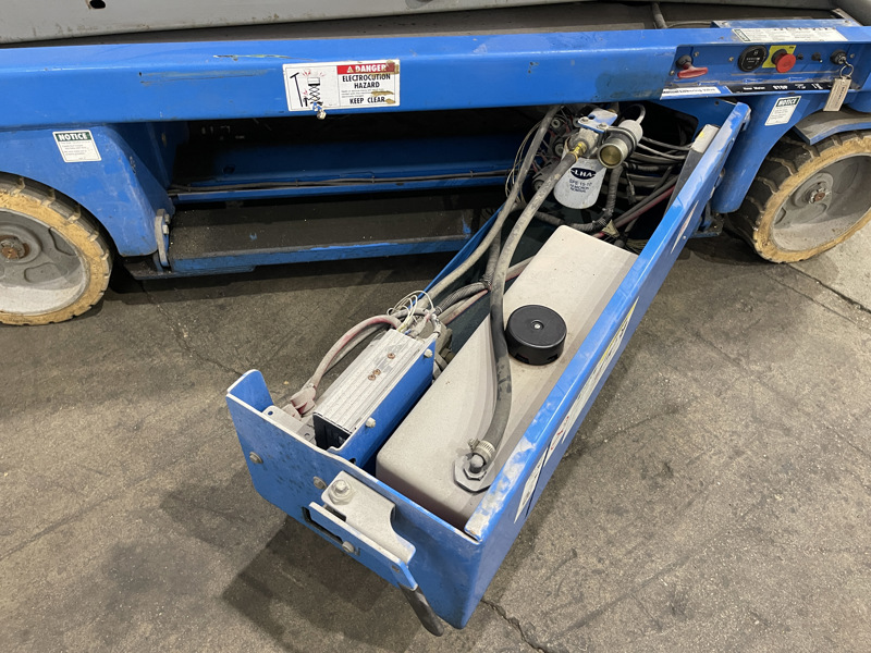 1000 lb. Genie #GS-2646, manlift, 32'1" working height (indoor), 3 person occupancy, #75929 - Image 10