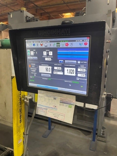 90 Ton, Cincinnati #90CBIIX6, CNC hydraulic press brake, 8' overall, 792" between housing, Touchscreen - Image 2