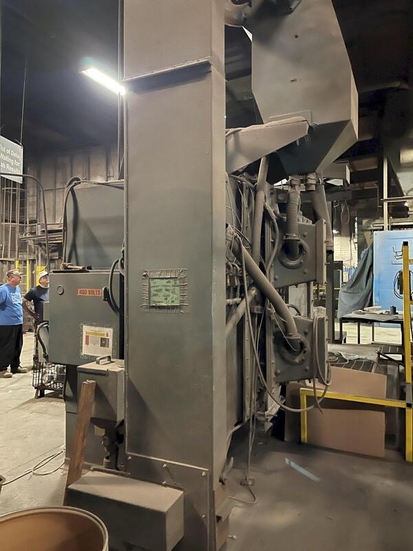 DE, Wye type spinner ahngerf blast cleaning machine, 48" x66" opening, (2) 10 HP wheels - Image 1