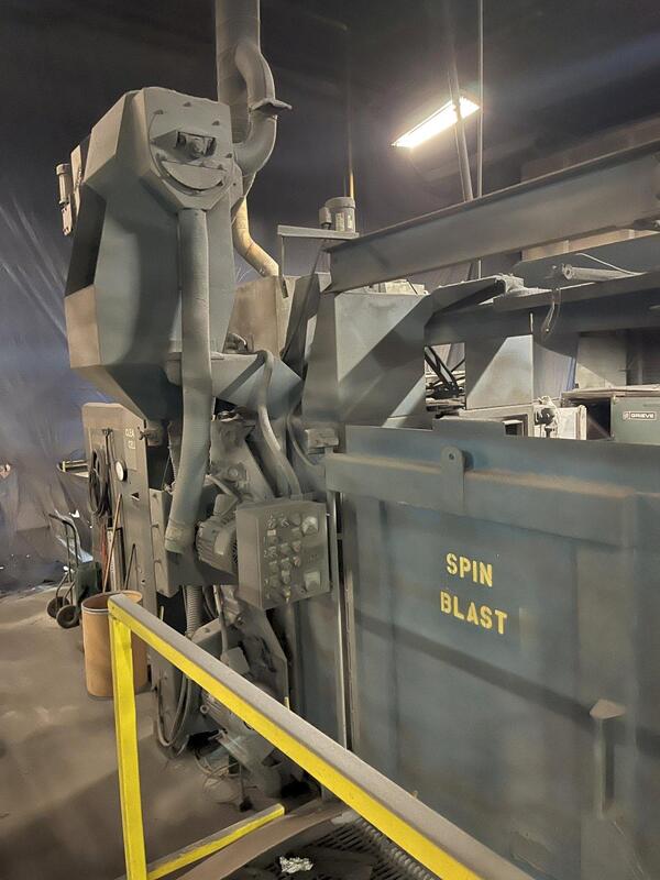 DE, Wye type spinner ahngerf blast cleaning machine, 48" x66" opening, (2) 10 HP wheels - Image 2