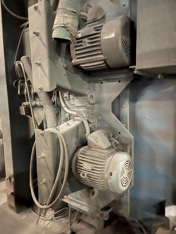 DE, Wye type spinner ahngerf blast cleaning machine, 48" x66" opening, (2) 10 HP wheels - Image 9