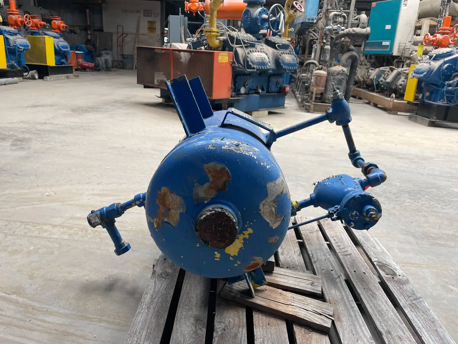 30 Gallons, E.L. Nickell Co., Horizontal Ammonia Oil Tank, 14" diameter x 34" L, 250 PSI @ 650 F, 1990 - Image 9