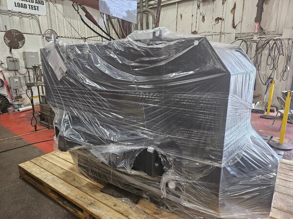 750 HP 1800 RPM Toshiba, Frame 5812US, TEAAC, 4160 Volts new - Image 2