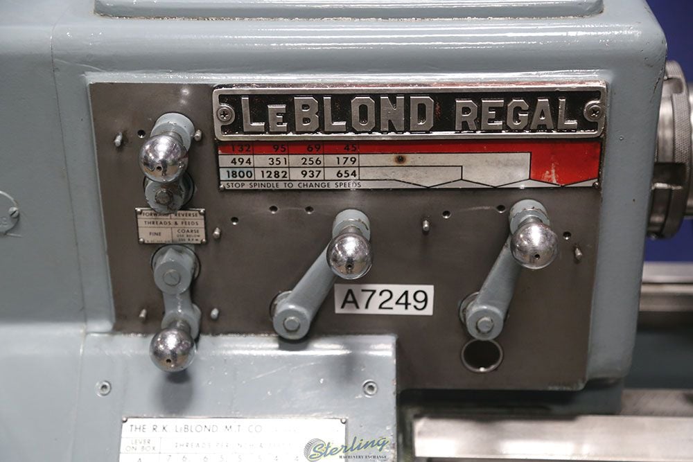 15" x 54" Leblond #Regal-15, geared head lathe, 3-jaw chuck, 1-17/32" hole, L-0, tapper attachment - Image 4