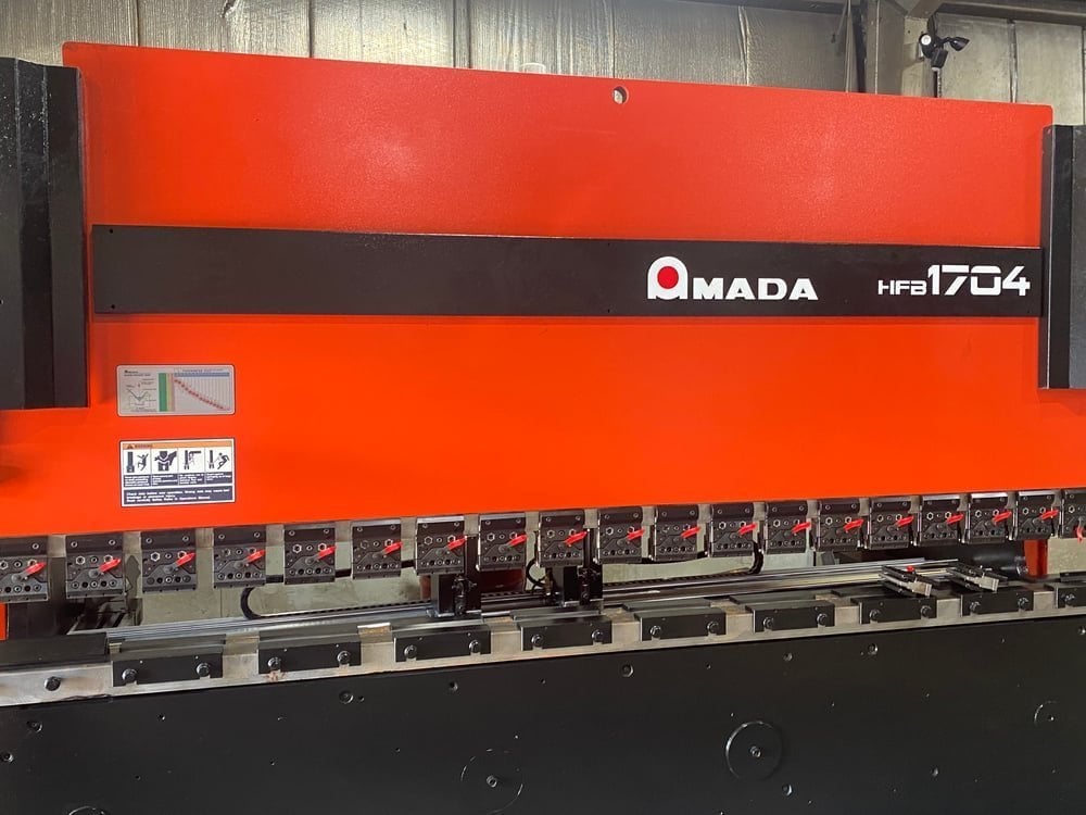 187 Ton, Amada #HFB-1704, press brake, 14' overall, 148" between housing, 7.8" stroke, Operateur OP2 CNC - Image 1