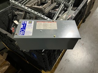 200 Amps, Square D, 4w bus plug breaker style - Image 4