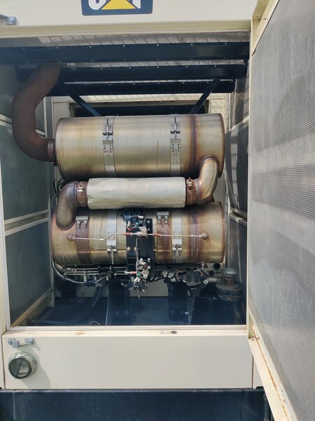 350 KW Caterpillar #XQ350, standby, sound attenuated enclosure, 480 Volts, rental style generator set, 2014 - Image 5