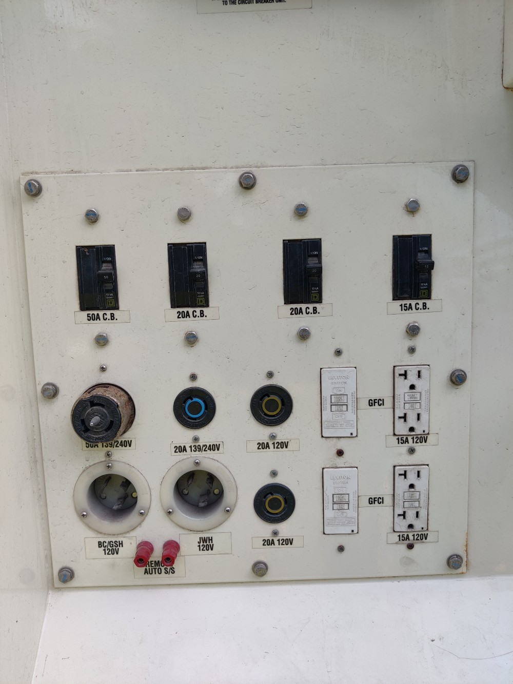 350 KW Caterpillar #XQ350, standby, sound attenuated enclosure, 480 Volts, rental style generator set, 2014 - Image 10