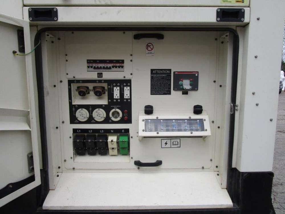 200 KW Caterpillar #XQ200, standby, sound attenuated enclosure, rental style generator, 2014 - Image 6