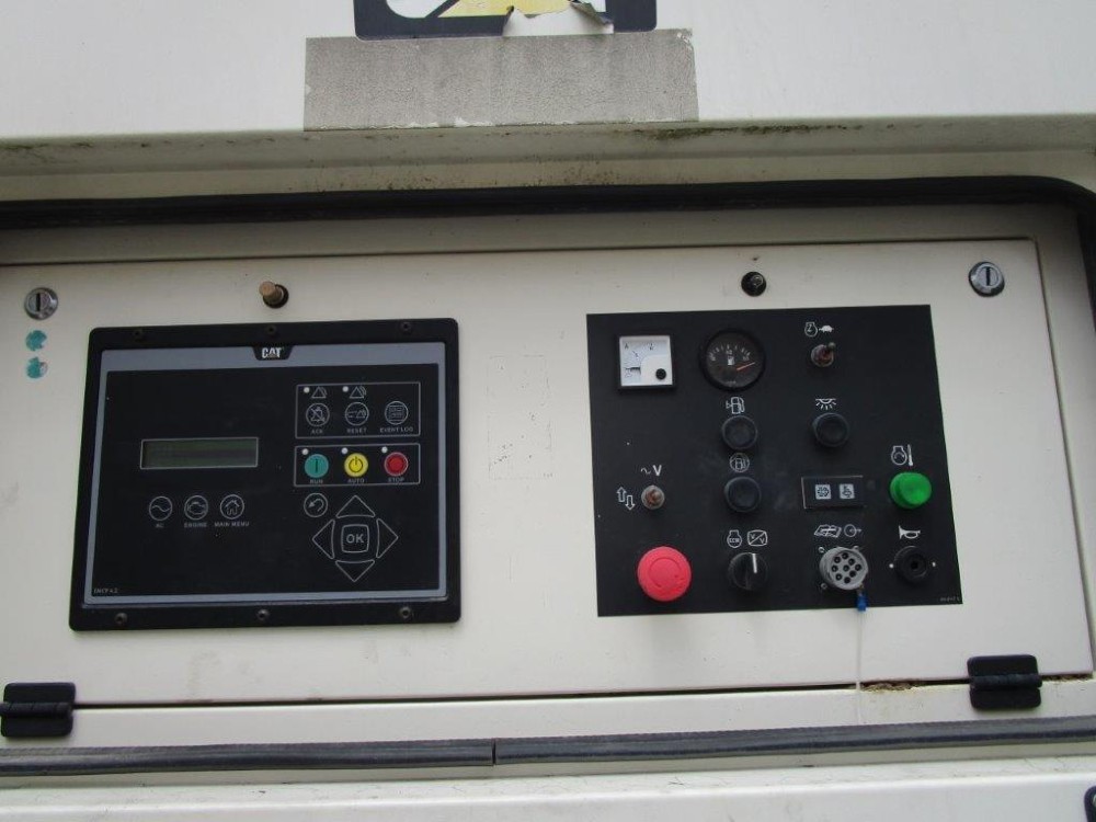 200 KW Caterpillar #XQ200, standby, sound attenuated enclosure, rental style generator, 2014 - Image 7