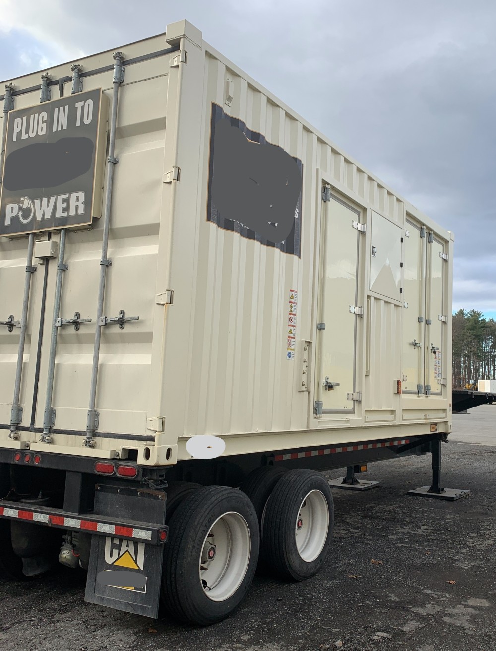 600 KW Caterpillar #XQ600, standby, sound attenuated enclosure, 480 Volts, rental style generator, 2007 - Image 1