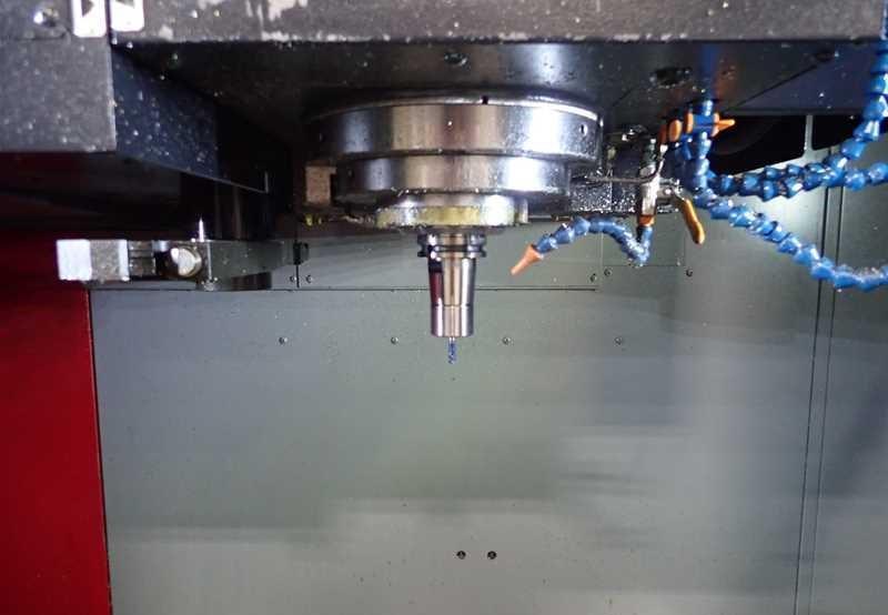 OKK #VB53a, 41" X, 20" Y, 20" Z, 20000 RPM,Cat 40 BIG+, 49" x23"table, 30 automatic tool changer,thru spindle - Image 4