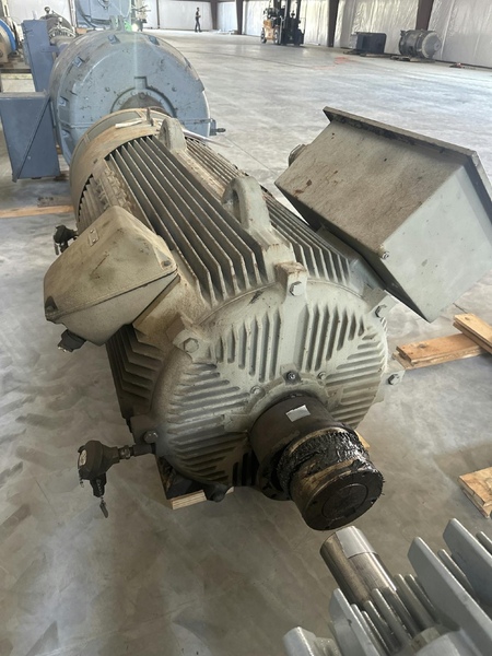450 HP 1190 RPM General Electric, Frame 5013S, TEFC, 460 Volts, rebuilt (2 available) - Image 1