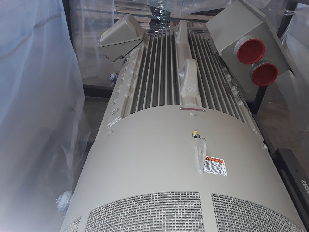 250 HP 1800 RPM General Electric, Frame 508/9LL, TEFC, Ball, IEEE 841, 2300/4160 Volts, new, Q880 (3 - Image 3