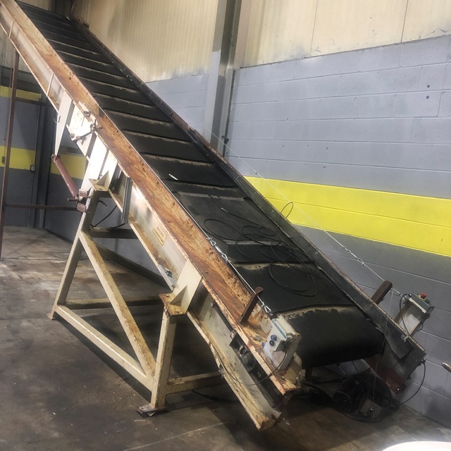 38" wide x 27' long, Rubber belt conveyor, 3 HP, mounted on legs - Image 7