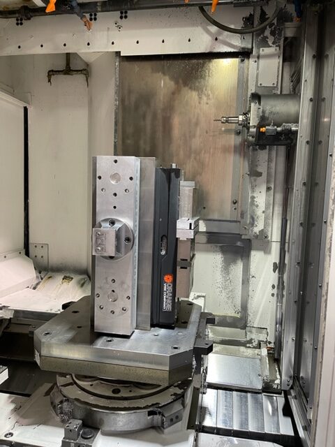 Okuma #MB-5000H, 146 automatic tool changer, 30" X, 30" Y, 30" Z, 15000 RPM, #40, 40 HP, 4-Axis rotary table - Image 3