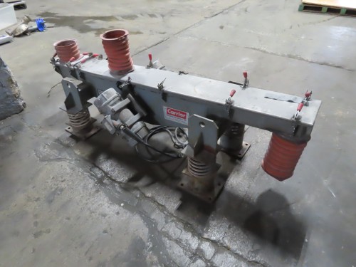 5.5" wide x 6' long, Carrier vibrating conveyor, Stainless Steel, clamp on top cover, 4 springs - Image 3