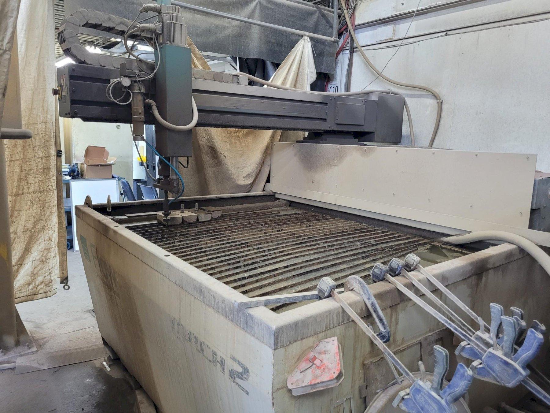 Flow #Mach-2-1313B, CNC waterjet cutting system, 48" X, 48" Y, 7" Z, 30 HP, 60000 psi, 2009 - Image 4