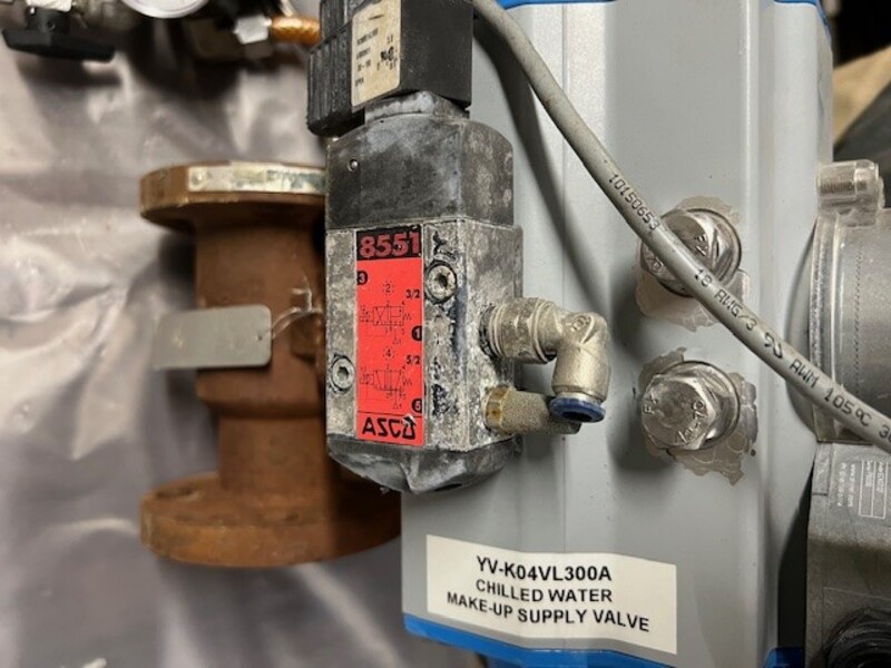 Jamesbury #VPVL300 SR4/5BC, 1-1/2" Pneumatic Valve Actuator - Image 3