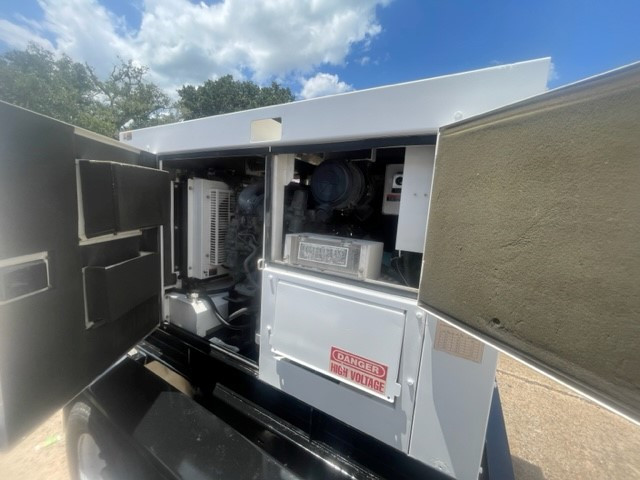 36 KW Multiquip #DCA-45SSIU4, diesel generator, 1800 RPM, 240-480 Volts, 5433 hours, 2013 - Image 5