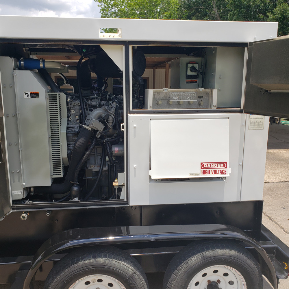 56 KW Multiquip #DCA70SSIU4f, diesel, sound attenuated enclosure, 240/480 Volts, 11881 hours, 2012 - Image 4