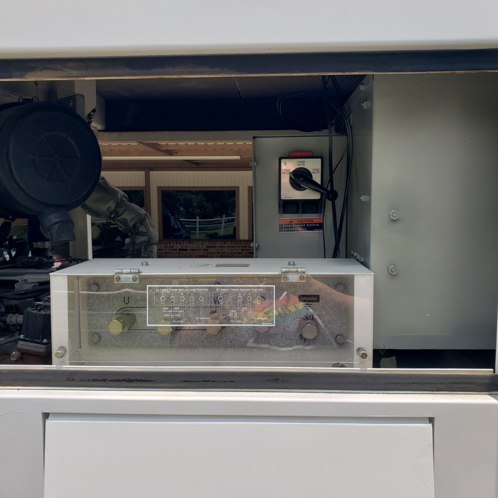 56 KW Multiquip #DCA70SSIU4f, diesel, sound attenuated enclosure, 240/480 Volts, 11881 hours, 2012 - Image 6