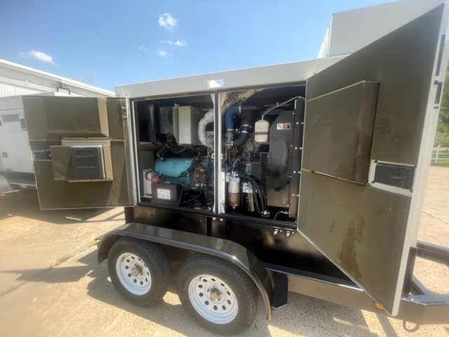 56 KW Multiquip #DCA70SSIU4f, diesel, sound attenuated enclosure, 240/480 Volts, 5669 hours, 2018 - Image 6