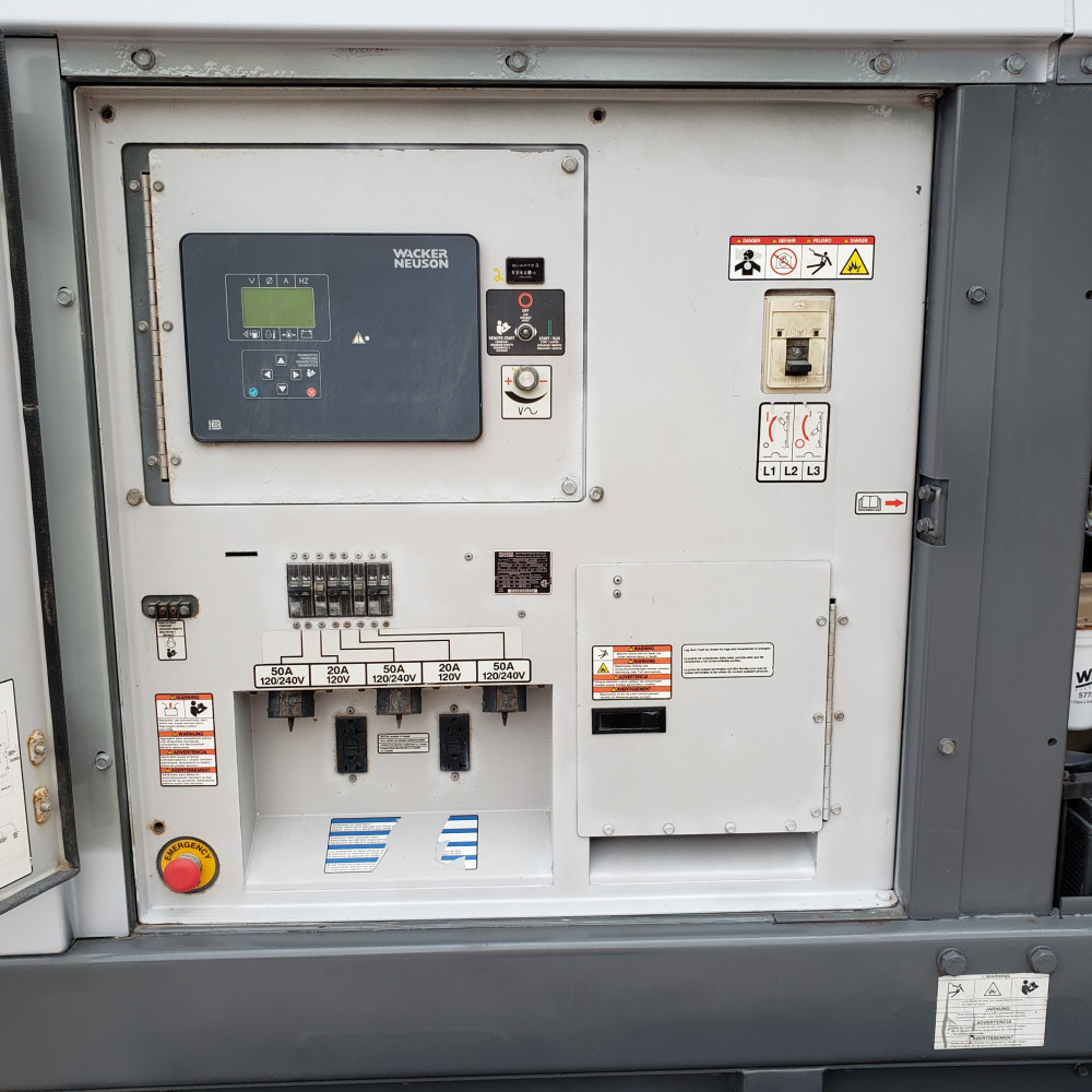 96 KW Wacker Neuson #G120, diesel, sound attenuated enclosure, 240/480 Volts, 20764 hours - Image 9