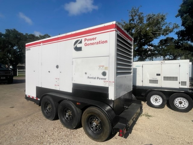 300 KW Cummins #C300D6R, diesel, sound attenuated enclosure, 240/480 Volts, 593 hours, 2012 - Image 2