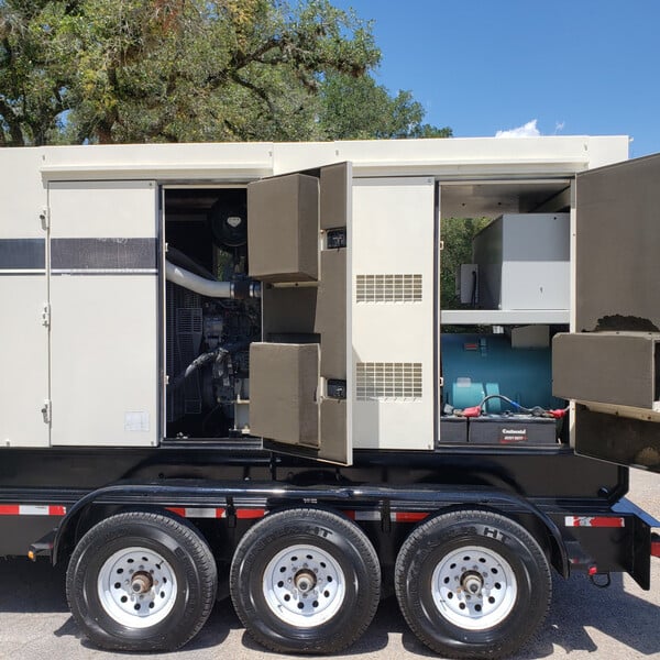 320 KW Multiquip #DCA400SSI4i, diesel, sound attenuated enclosure, 240/480 Volts, 9934 hours; 2013 - Image 5