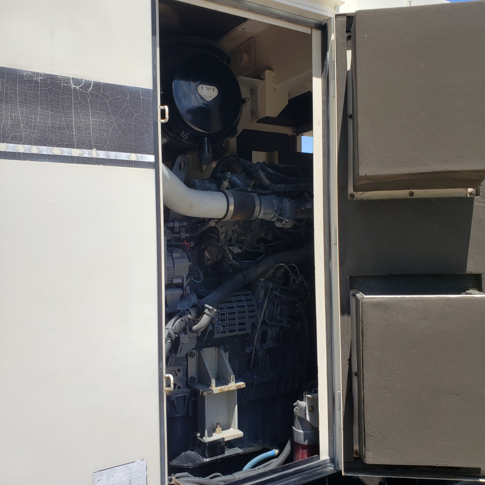 320 KW Multiquip #DCA400SSI4i, diesel, sound attenuated enclosure, 240/480 Volts, 9934 hours; 2013 - Image 6