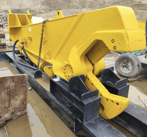 LaBounty #MSD, mobile hydraulic shear, 33" shear opening, 37" throat to tip, 13' 6" reach - Image 1