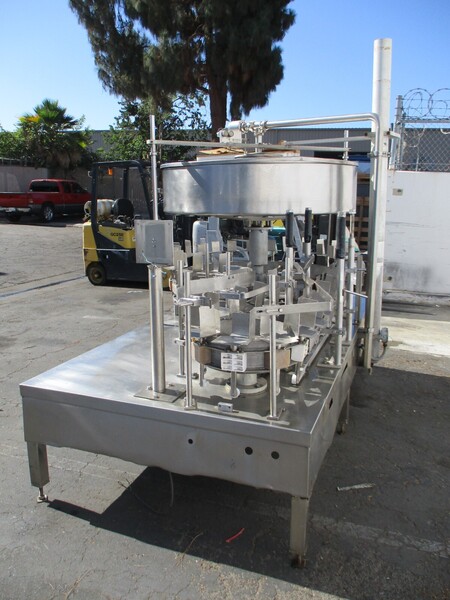 Gravity feed, 1 gallon bottle filling machine w/ 24 heads - Image 5