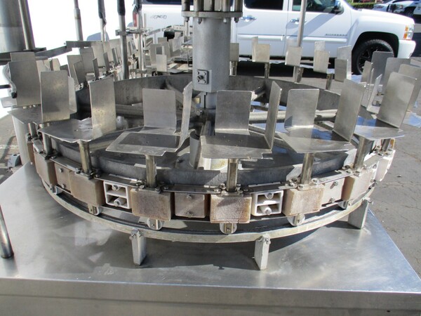 Gravity feed, 1 gallon bottle filling machine w/ 24 heads - Image 7